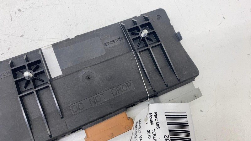 106811600A ⭕ 2016-2020 Tesla Model X Passenger Seat Control Unit Module Right 1068116-00-A