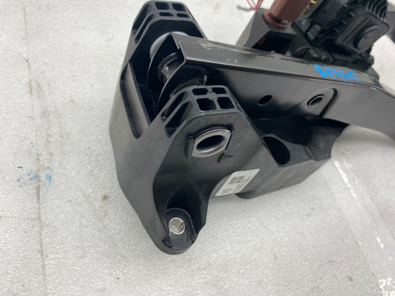 ⭕ 2020-2024 Tesla Model Y MY Accelerator & Brake Pedal Pad Assembly 11