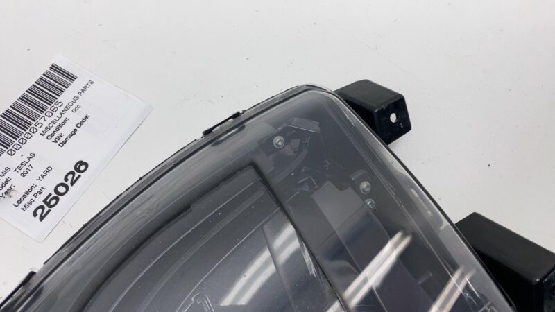 100599600E 12-20 Tesla Model S Front Passenger Fog Light Cornering Lamp Right 1005996-00-E