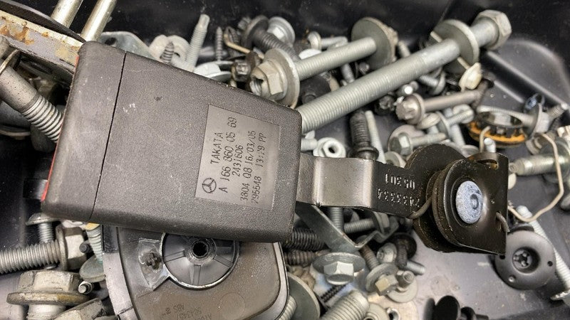 2016 Mercedes-Benz GLE350 Seatbelt Buckle Crossmember Brace w/ SET of