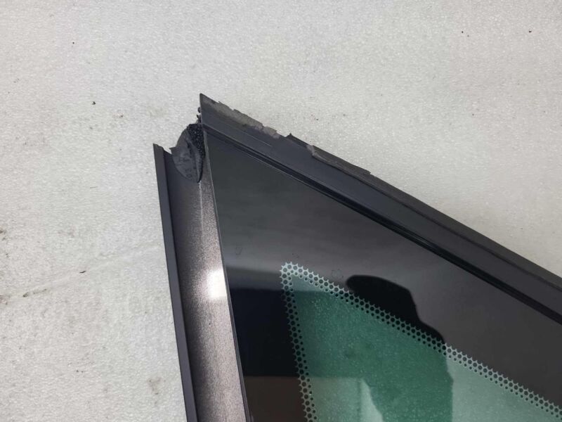 E9 43R-00810 2012-2020 Tesla Model S Rear Passenger Side Quarter Fixed Glass Right Assembly