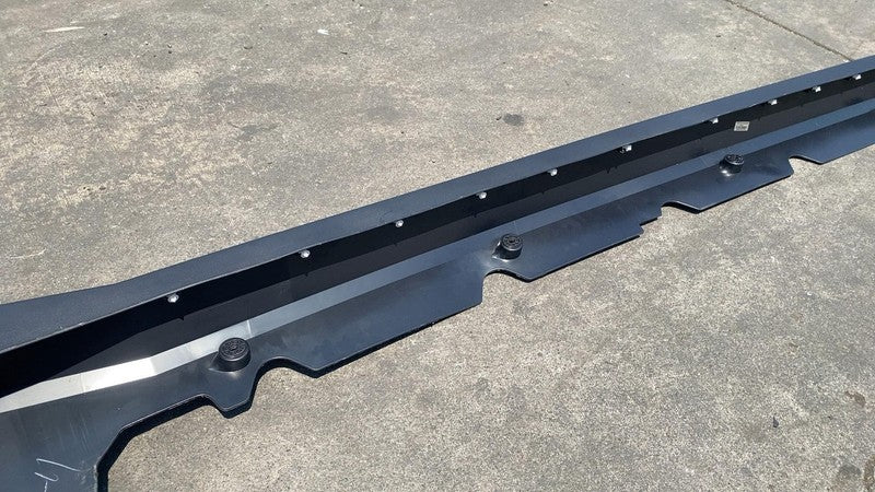 181659700C ⭕ 2024-2025 Cybertruck Left Rocker Panel Skirt Trim Molding Cover 1816597-00-C