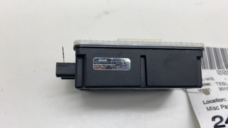 103460100D 12-20 Tesla Model S X Tire Pressure Monitor System Control Module TPMS Receiver