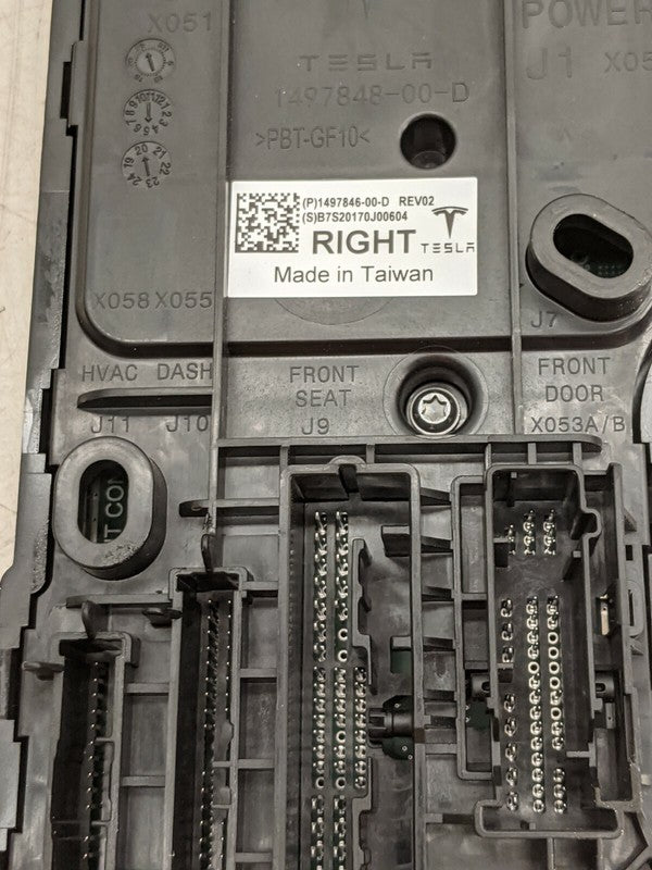 ⭕20-24 Tesla Model Y Right Low Voltage Controller Electronic Module 14