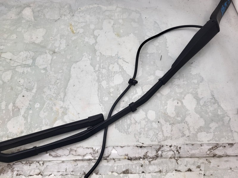 107672900A ⭕ 2017-2022 Tesla Model 3 Front Windshield Wiper Arm & Blade Right 1076729-00-A