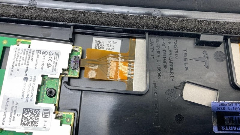 ⭕ 2024 2025 Tesla Model 3 Driver Side B-Pillar Applique Glass Trim Mol