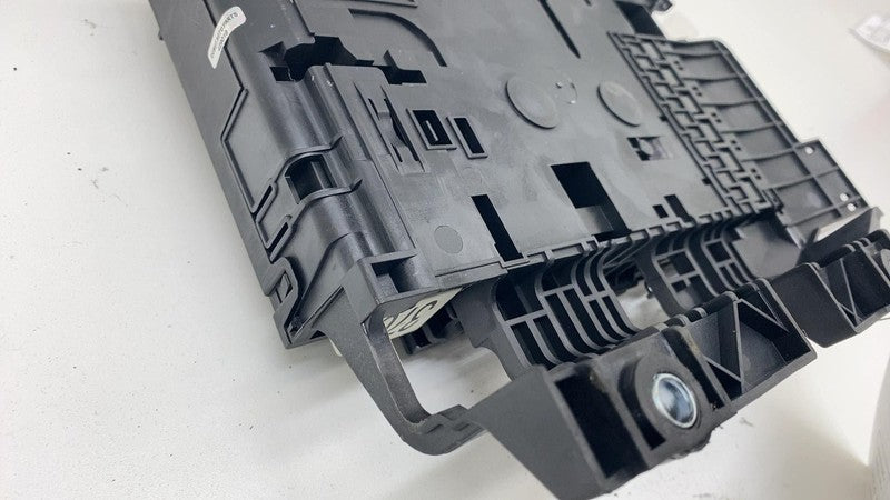 7P0937548H 2011-2018 Porsche Cayenne S Rear Trunk Fuse Relay Junction Box 7P0937548H OEM