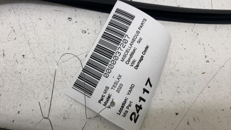 175146200B 2021-2024 Tesla Model X MX Left B-Pillar Applique Trim Molding w/ Camera & Seal
