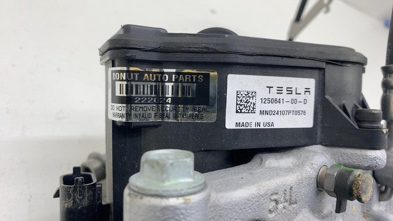 1250641-00-D ⭕ 24-25 Tesla Cybertruck Rear Left Mando Brake Caliper Silver OEM 1250641-00-D