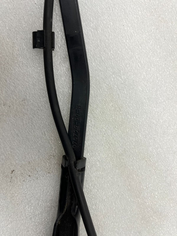 107672900B ⭕ 2017-2022 Tesla Model 3 Front Windshield Wiper Arm & Blade Right 1076729-00-B