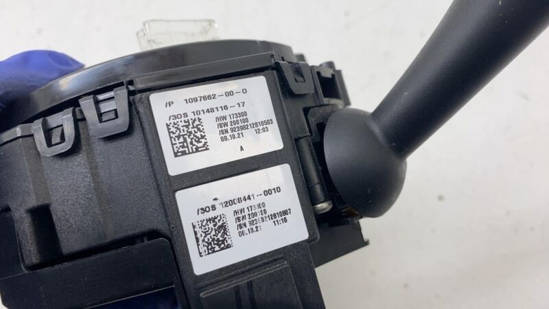 109766200O ⭕ 17-24 Model 3 Y Wiper Turn Signal Headlight Flasher Combination 1097662-00-O