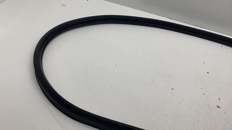 ⭕ 2021 2022 2023 Polestar 2 Rear Trunk Tailgate Weatherstrip Rubber Seal Assy