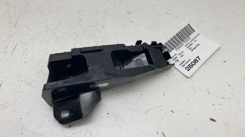 175564300D ⭕ 24-25 Model 3 Rear Passenger Taillight Tail Lamp Mount Bracket RH 1755643-00-D