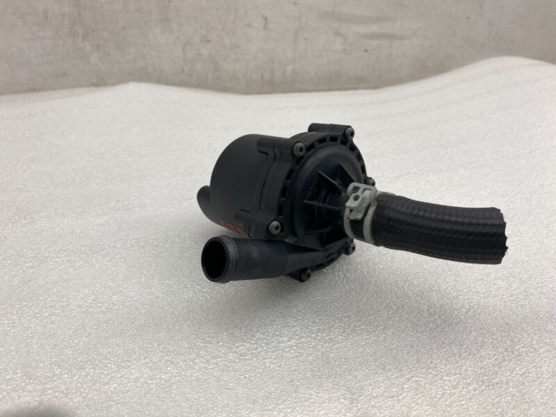 103732700F 2016-2020 Tesla Model S X Cooling System Auxiliary Water Coolant Pump FWD Assy