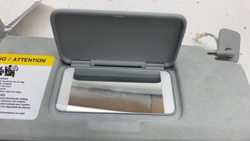 Does not apply 2022-2024 Rivian R1T Front Passenger Side Windshield Sun Visor Sunvisor Right RH