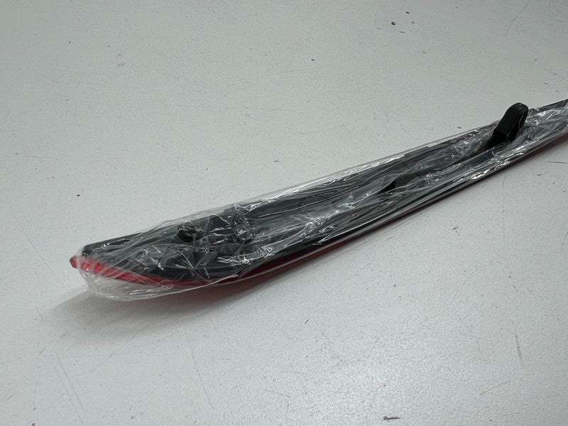 1495817-00-C ⭕ 20-24 Model Y Rear Left Bumper Tail Light Reflector Reflex Lamp 1495817-00-C