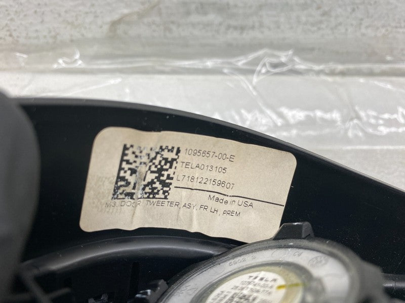 1095657 00 E ⭕ 2017-2023 Tesla Model 3 Front Audio Tweeter & Speaker Cover Left 1095657-00-E