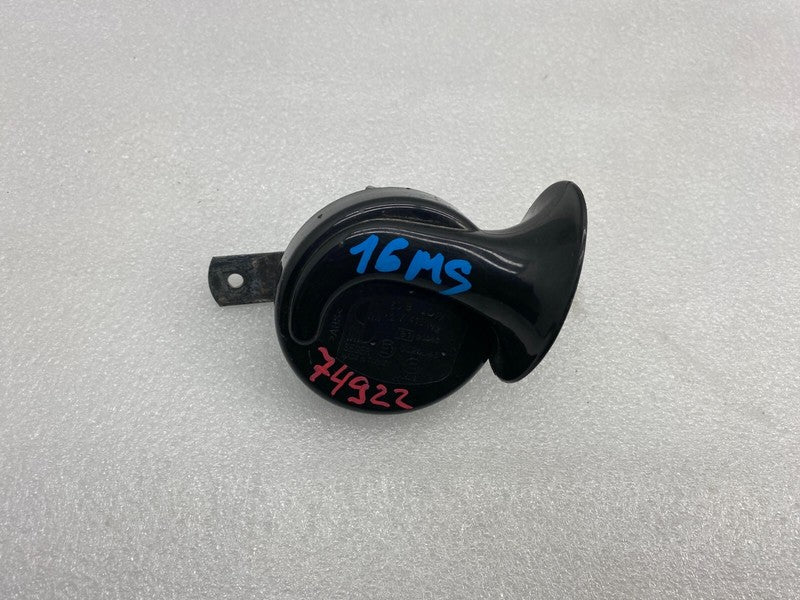 E1 0020046 ⭕ 2012-2020 Tesla Model S MS Seger Low Pitch Tone Horn 12V 410 Hertz w/ Bracket