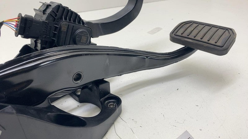 ⭕ 2017-2025 Model 3 Accelerator and Brake Foot Pedal w/ Switch Base 10