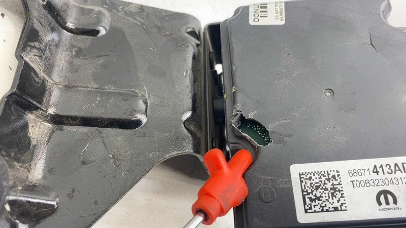 ⭕ 2025 Chrysler Pacifica ABS Anti Lock Brake Pump Module & Bracket 686