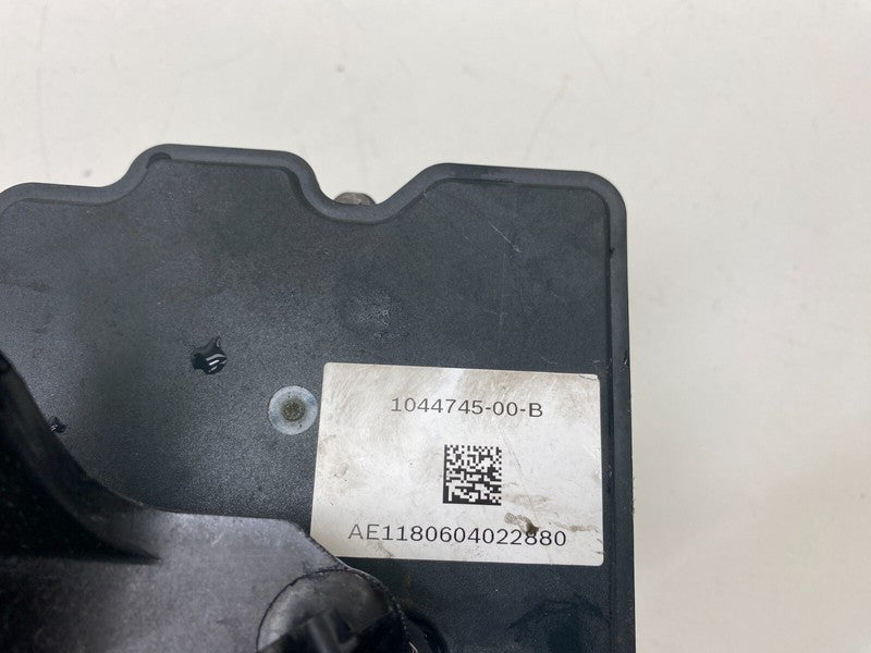 1044745 00 B ⭕ 20-23 Tesla Model Y Anti-Lock ABS Brake System Pump Unit Module 1044745-00-B