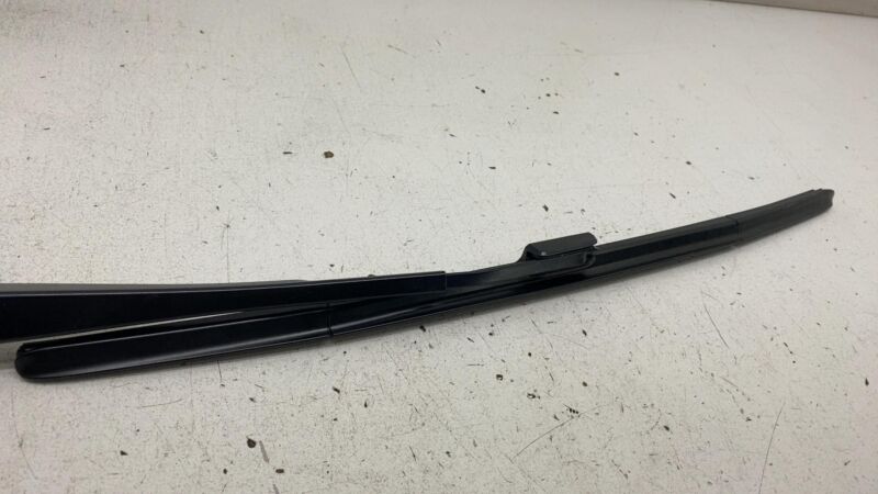 Does not apply ⭕ 2022-2024 Rivian R1T Front Left Windshield Wiper Driver Side LH