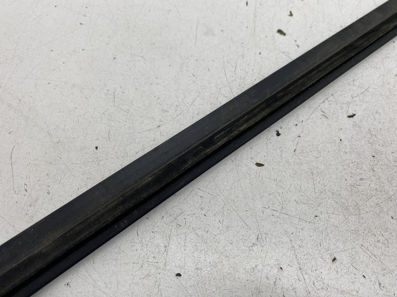 ⭕14-24 Maserati Ghibli Front Passenger Side Door Window Outer Belt Mol