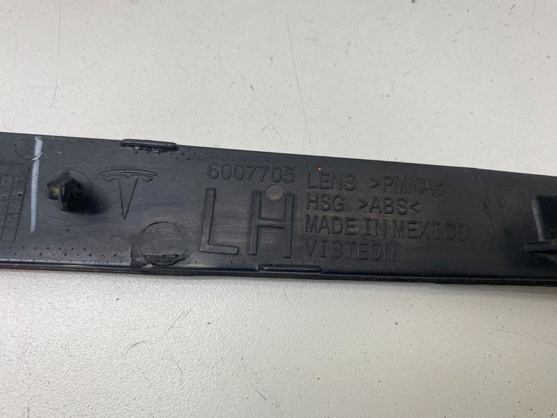 ⭕12-20 Model S Rear Left & Right Bumper Lamp Reflector 6007705-00-C/60