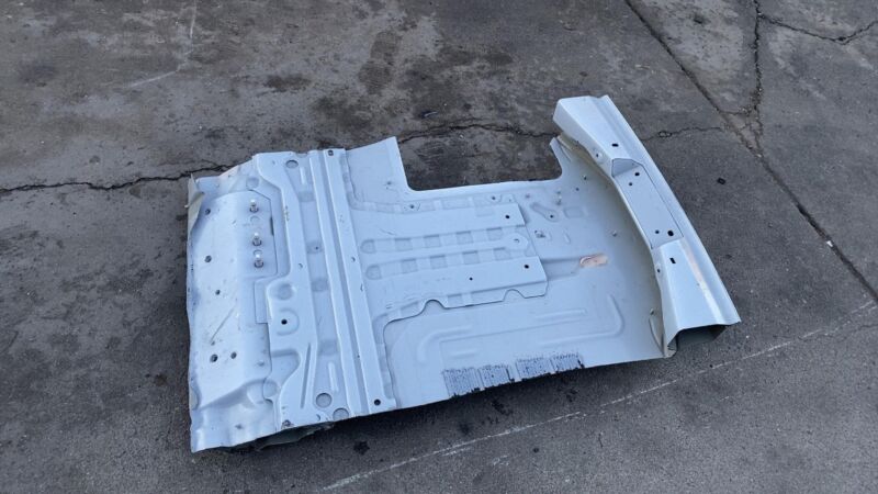 2013 2014 2015 2016 2017 2018 Ford C-Max Floor Support Cutout