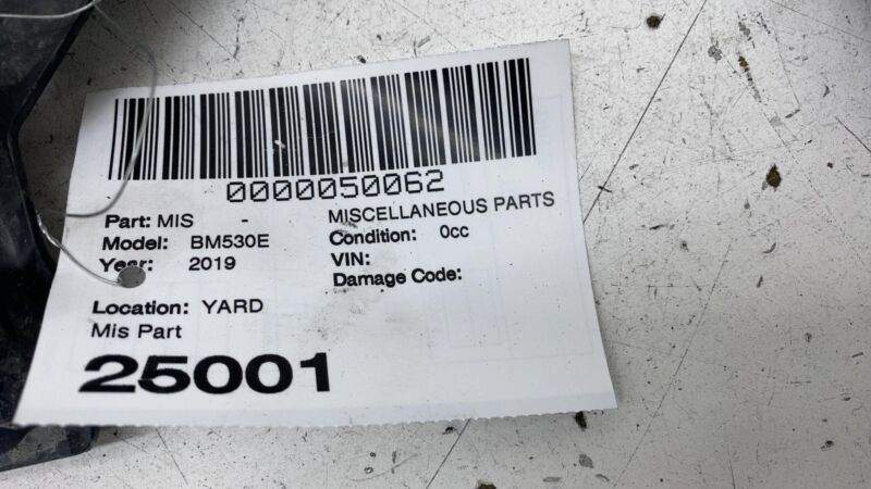 7351450 2018-2020 BMW 530e G30 Passenger Side Under Body Shield Panel Liner Right RH OEM