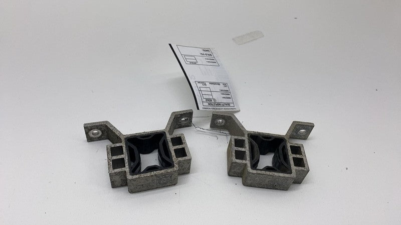 1615699 00 A 2021-2024 Tesla Model S X Radiator Cooling Module Upper Isolator Mount Support