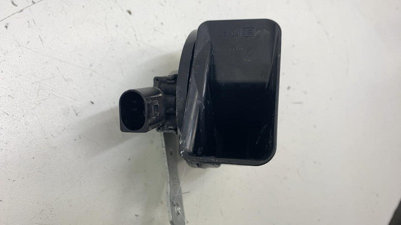 11K 951 206 ⭕ 2021-2023 Volkswagen ID.4 FIAMM Low Note Tone Horn Signal w/ Bracket 11K951206