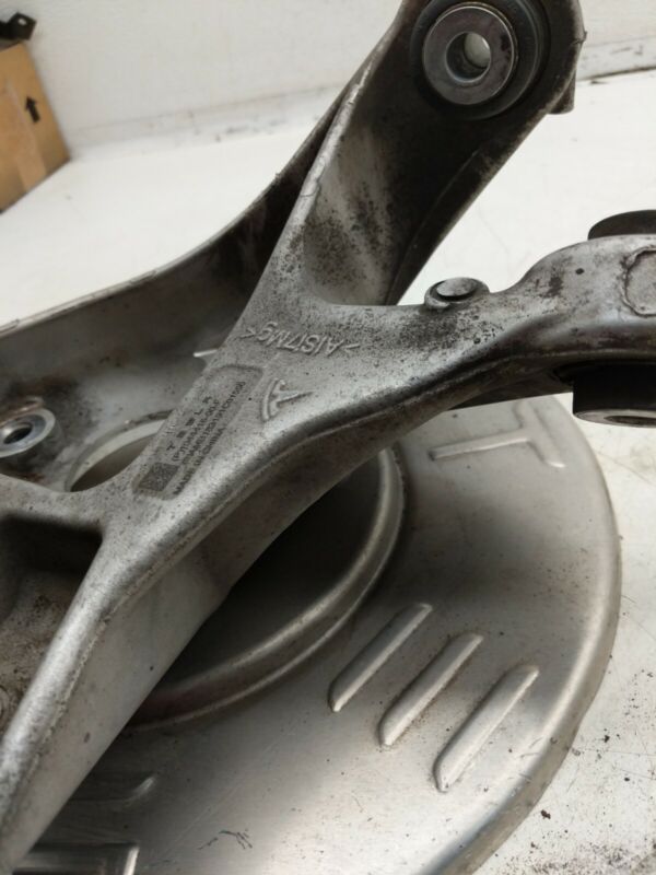 1044416 00 F ⭕ 2017-2022 Model 3 Rear Spindle Knuckle & Brake Dust Shield Right 1044416-00-F