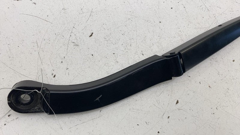 ⭕ 2025 Rivian R1S Front Left Driver Side Windshield Wiper Arm OEM