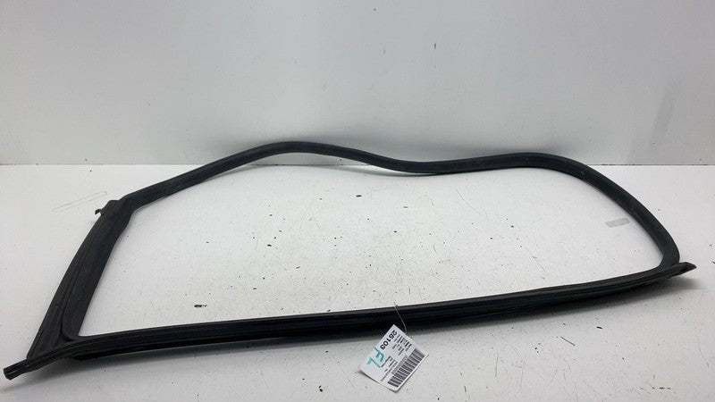 ⭕ 14-20 Maserati Ghibli Front Left Door Window Weatherstrip Rubber Seal Gasket