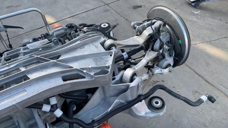 1762000 00 C 2021-2023 Tesla Model S MS Rear Drive Unit Motor w/ Subframe & Suspension PLAID