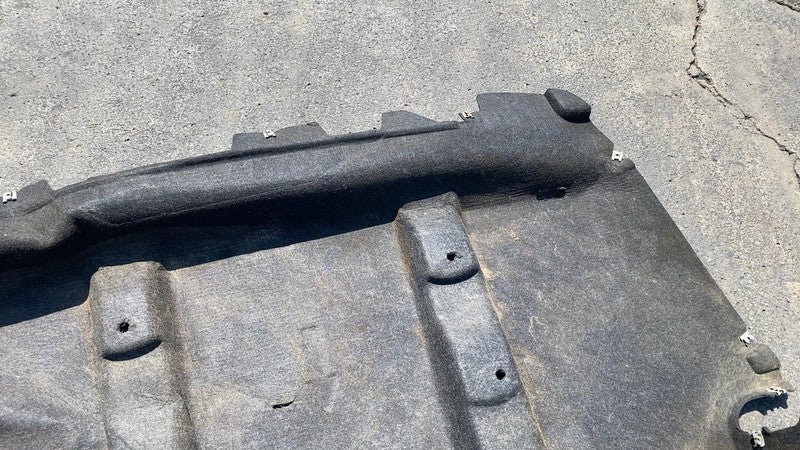 ⭕2017-2024 Chrysler Pacifica Rear Underbody Pan Diffuser Panel Splash Shield OEM