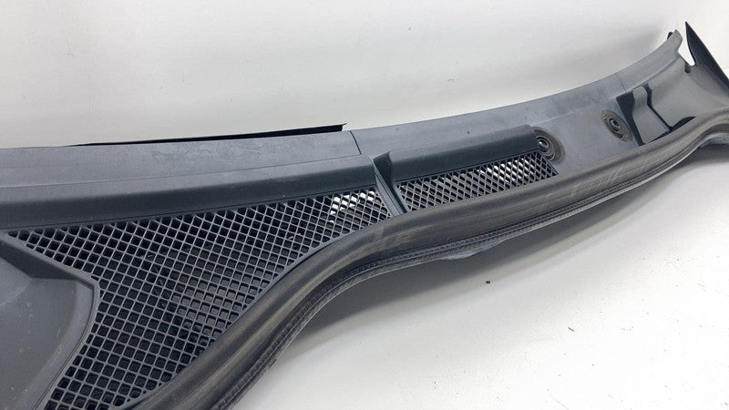 ⭕ 2014-2015 Mercedes-Benz B Electric Drive Front Wiper Cowl Trim Panel