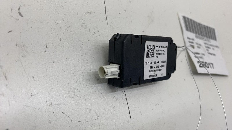 ⭕ 17-23 Tesla Model 3 Y Infotainment Antenna Amplifier AMP Radio FM 10