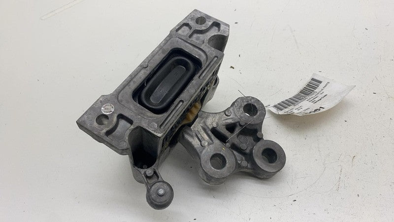 68224742AD ⭕ 2017-2025 Chrysler Pacifica Front Left Transmission Mount Bracket 68224742AD