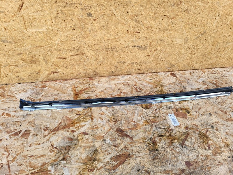 101221500C ⭕ 12-23 Model S Driver Side Rocker Panel Scuff Plate Molding Left 1012215-00-C