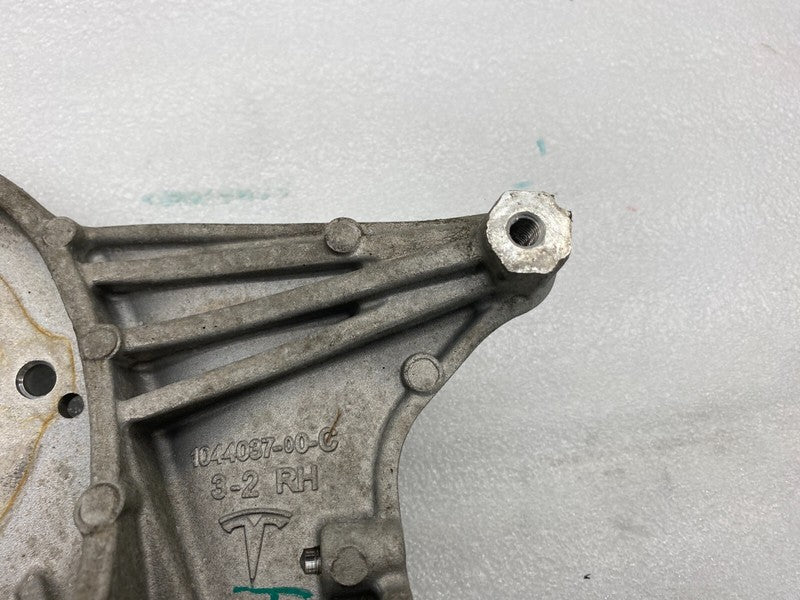 104403700C ⭕ 2017-2023 Tesla Model 3 Y Front Right Upper Strut Mount Bracket 1044037-00-C