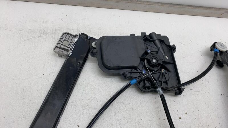 2017-2023 Tesla Model 3 Front Passenger Side Door Window Regulator & Motor Right