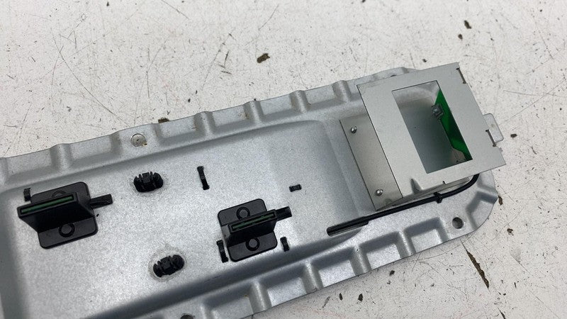 ⭕ 2022 Rivian EDV-700 Amazon Van Body Antenna Cable w/ Housing Plate P