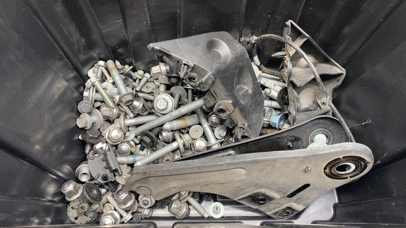 AV61101A80AF ⭕ 13-18 Ford C-Max Left & Right Crossmember Bracket w/ SET of Bolt Wheel Lug Nut