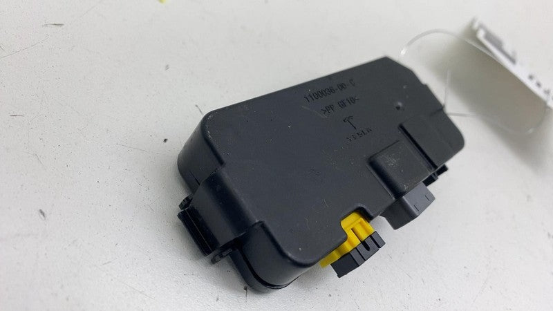 ⭕ 2017-2023 Model 3 Front Passenger Side Seat Control Module Right 110
