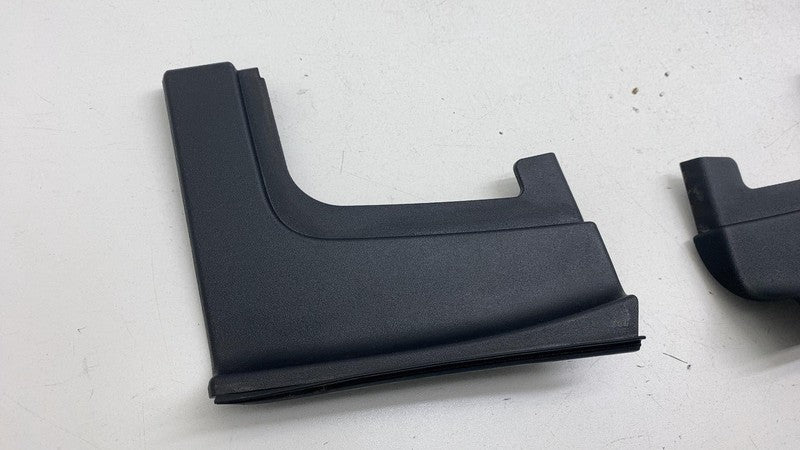 PT00030676 ⭕ 22-24 R1T Rear Left & Right Door Back Corner Trim PT00030676-C / PT00030677-C