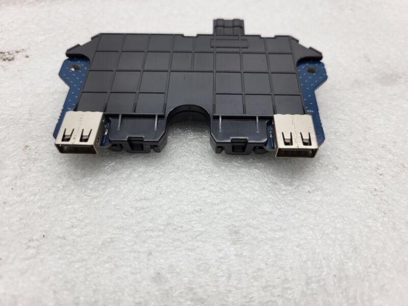 2017 2018 2019 2020 2021 2022 Tesla Model 3 Rear USB/AUX Control Unit Hub Module