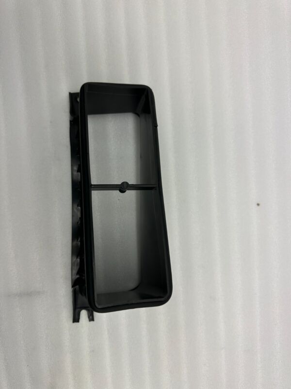 104621100E 2016-2020 Tesla Model S X Air Conditioning HVAC Intake Duct Adapter Housing Assy
