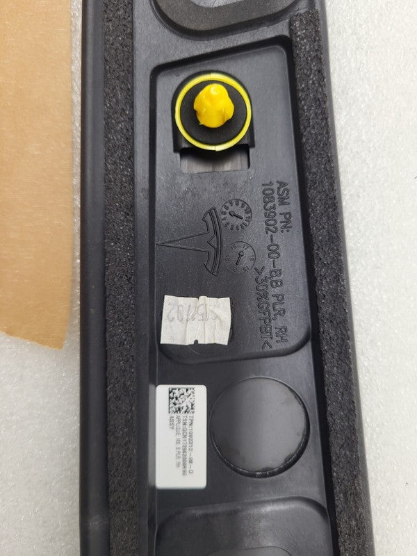 106910400D ⭕ 2016-2020 Tesla Model X MX Right B-Pillar Glass Applique & Camera 1092312-98-D